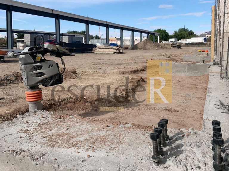 escuder-construccion-trabajos-de-demolicion-y-terracerias-para-nave-industrial-azulemex_19