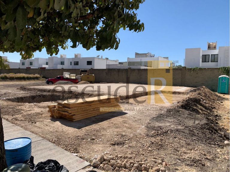 escuder-construccion-terracerias-en-terreno-residencial-en-fraccionamiento-el-mayorazgo-01
